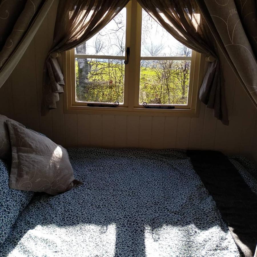 The Shepherds Hut @ Les Aulnaies Campingplatz Echauffour
