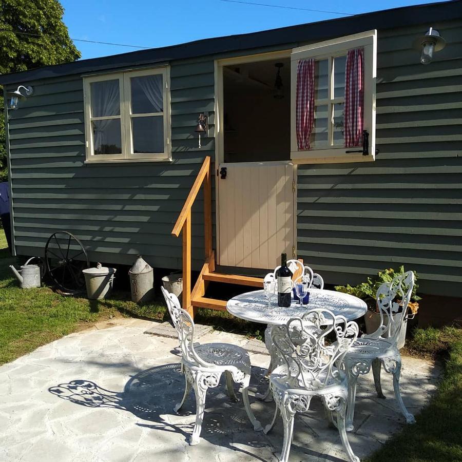 The Shepherds Hut @ Les Aulnaies *